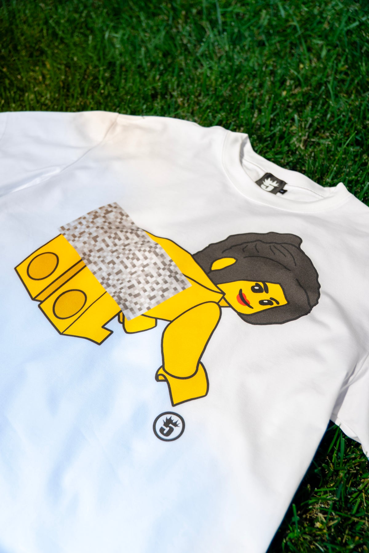 BRICK BOMBSHELL TEE